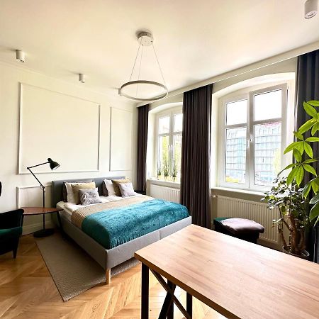 Apartament Grafitowy Appartamento Poznań Esterno foto
