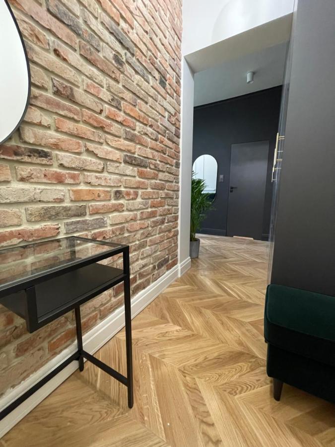 Apartament Grafitowy Appartamento Poznań Esterno foto