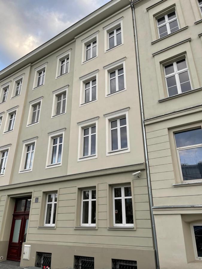 Apartament Grafitowy Appartamento Poznań Esterno foto