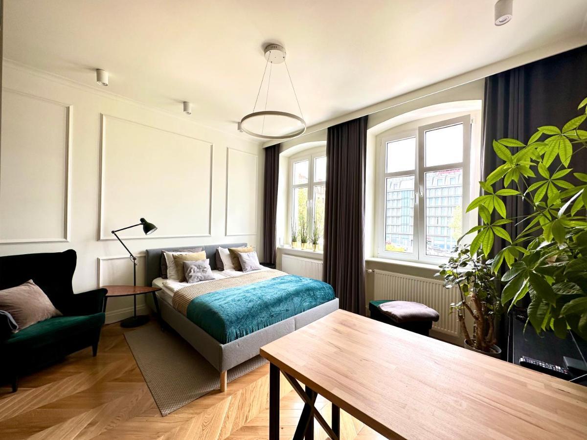 Apartament Grafitowy Appartamento Poznań Esterno foto
